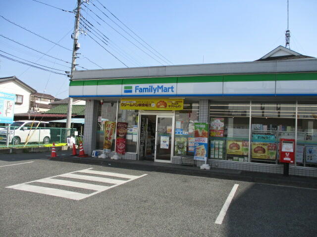 ファミリーマート川越的場店の外観