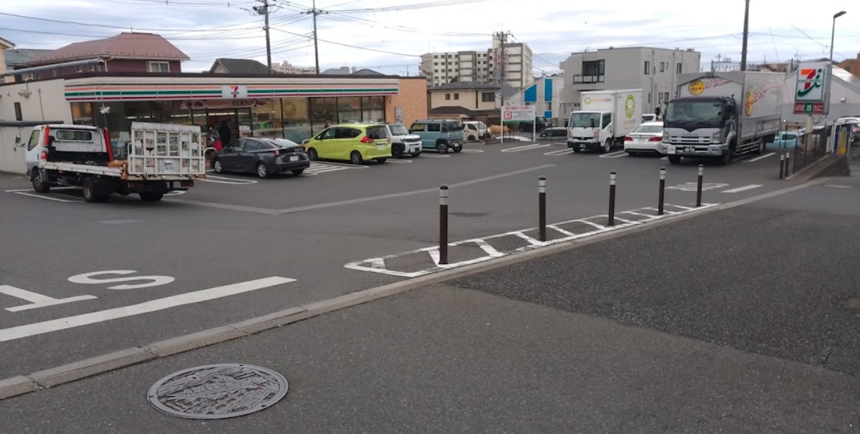 セブンイレブン松戸松飛台北店の駐車場